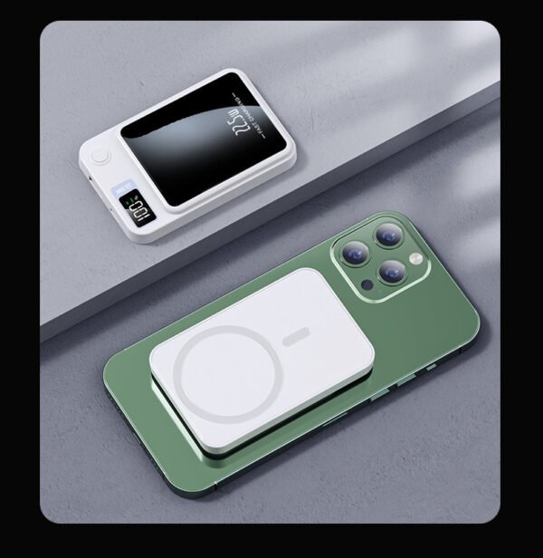 613b64d7-40c0-4421-bbc1-0713086e88a1.jpg UK ONLY - Magnetic Power Bank White